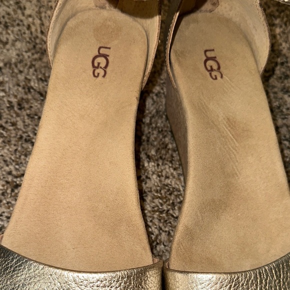 UGG Women's Metallic   Wedge Sandals - Picture 5 of 15